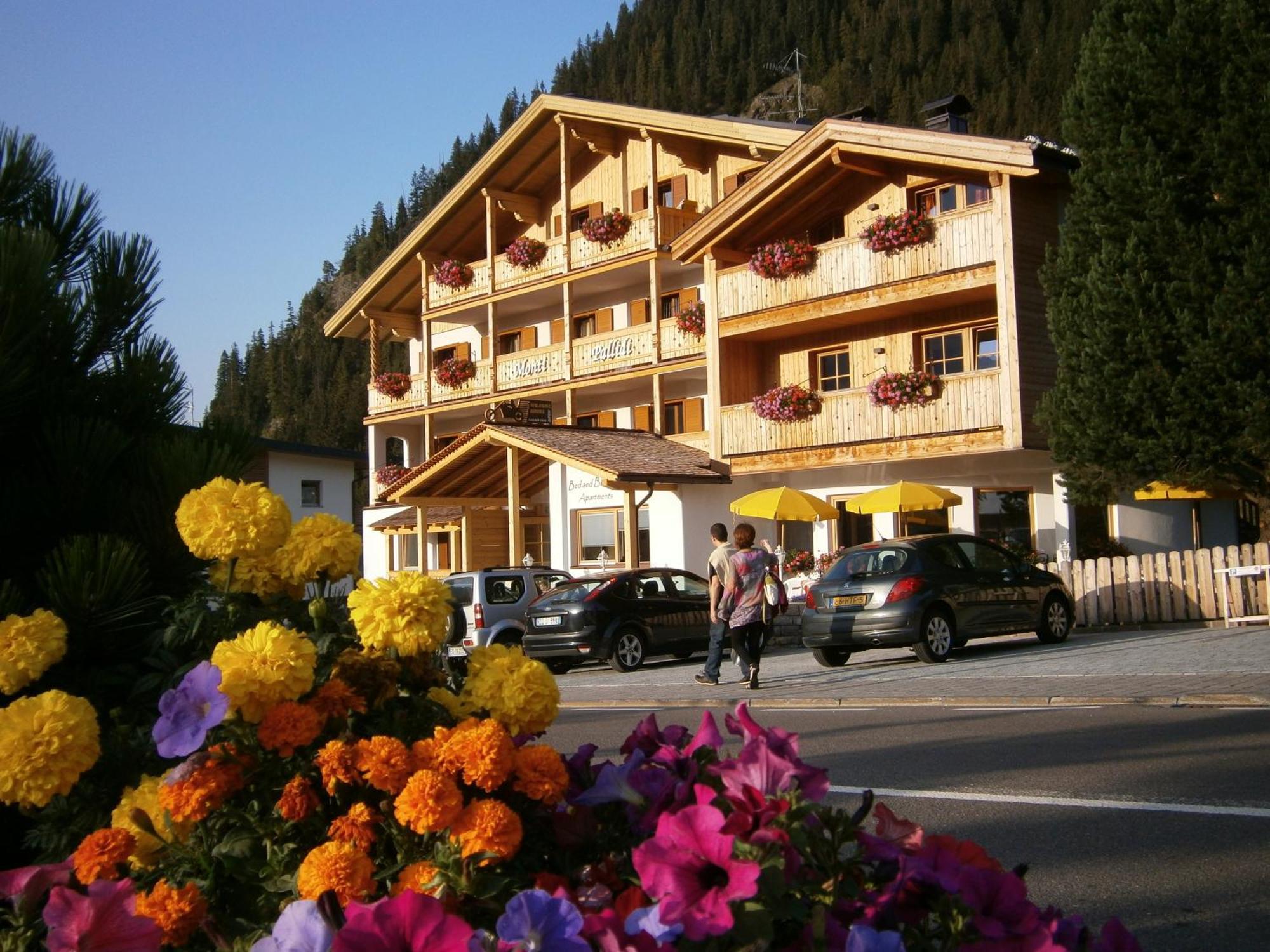 Monti Pallidi B&B Apartments Corvara In Badia Exterior photo