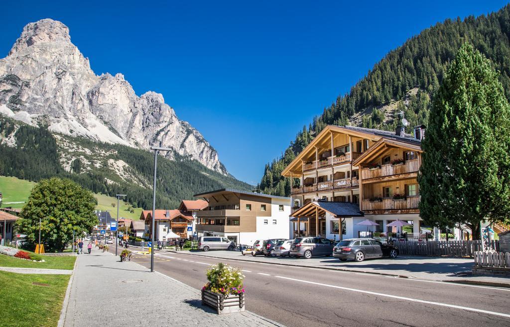 Monti Pallidi B&B Apartments Corvara In Badia Exterior photo