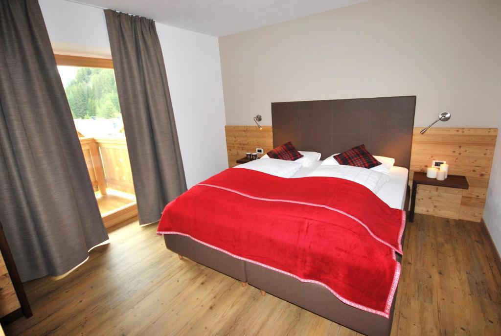 Monti Pallidi B&B Apartments Corvara In Badia Room photo