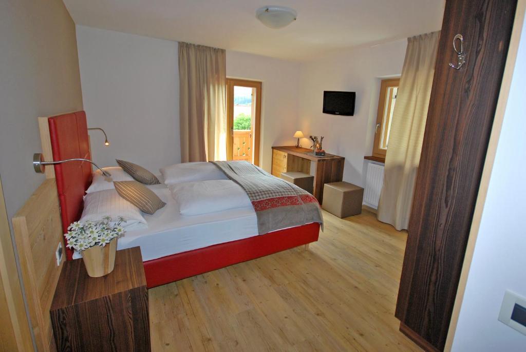 Monti Pallidi B&B Apartments Corvara In Badia Exterior photo