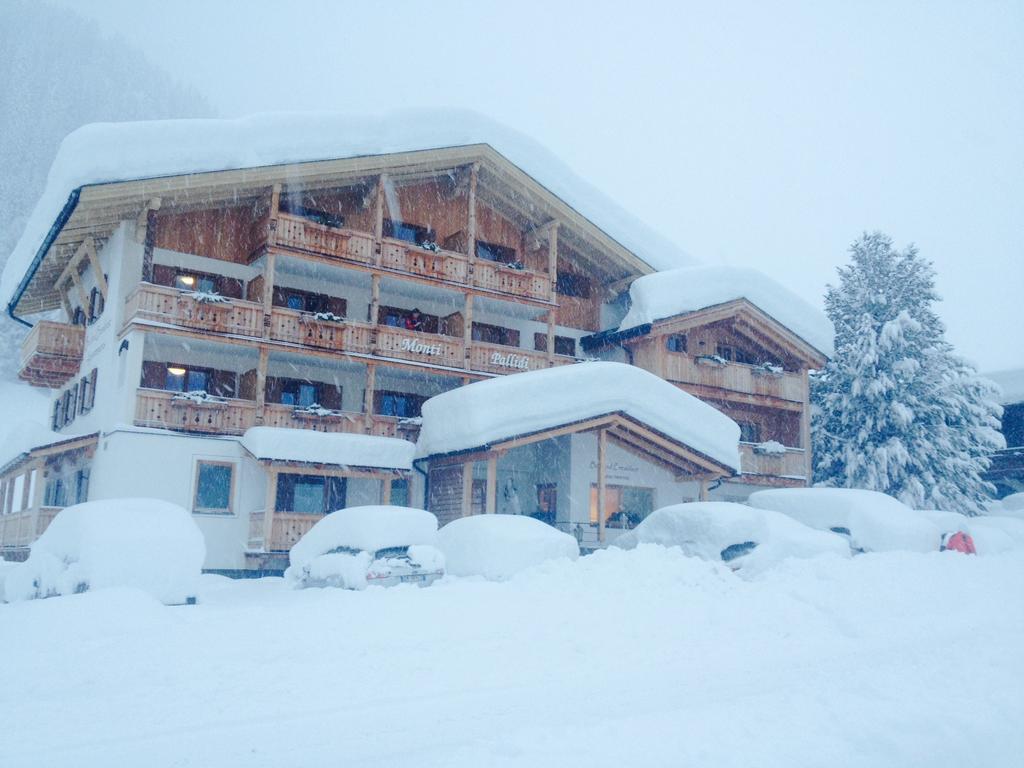 Monti Pallidi B&B Apartments Corvara In Badia Exterior photo