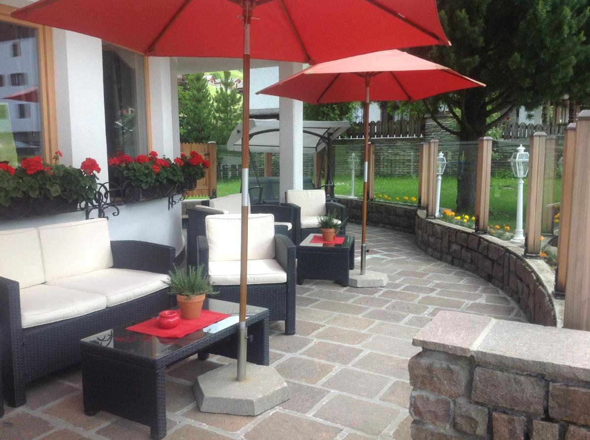 Monti Pallidi B&B Apartments Corvara In Badia Exterior photo